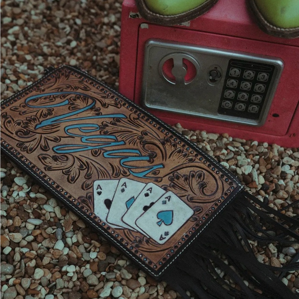 NWT : The VEGAS Clutch Wristlet - Picture 5 of 6